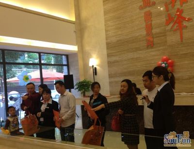 駿景灣品峰5月1日盛大開放，家園年華活動贏得市場好評